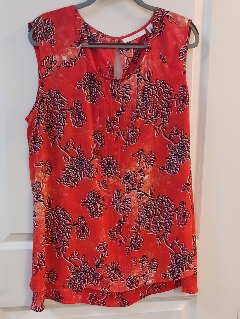 Sejour Red Floral Sleeveless Velvet-Texture Camisole